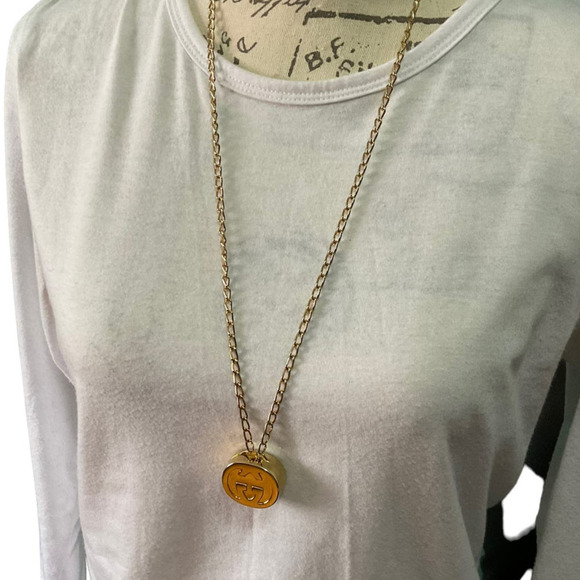 Gucci Vintage Necklace Yellow Gold Oval Locket Pill Box L Chain Raised GG Motif - Picture 2 of 16